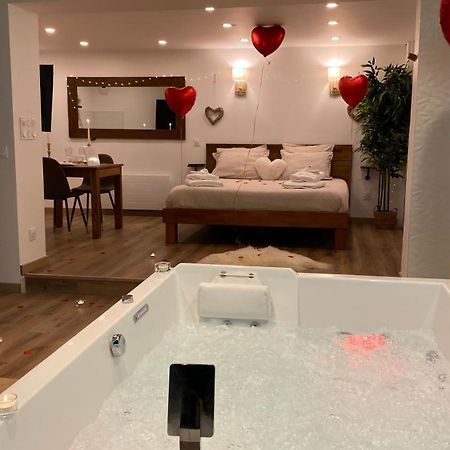 Love Room Unique - Sauna / Jacuzzi Charleville-Mézières Exterior foto